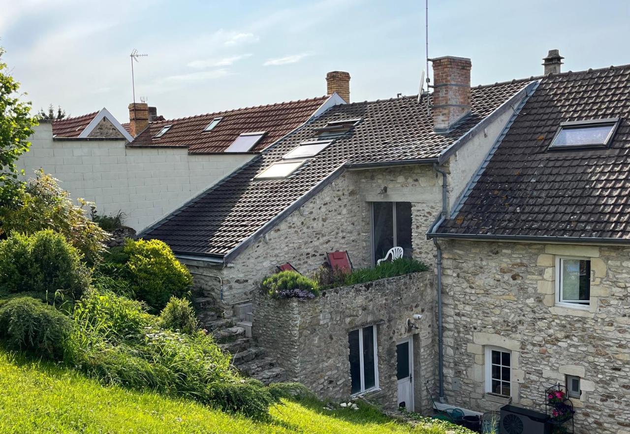 2 chambres dans maison de campagne avec piscine intérieure Lagery Esterno foto