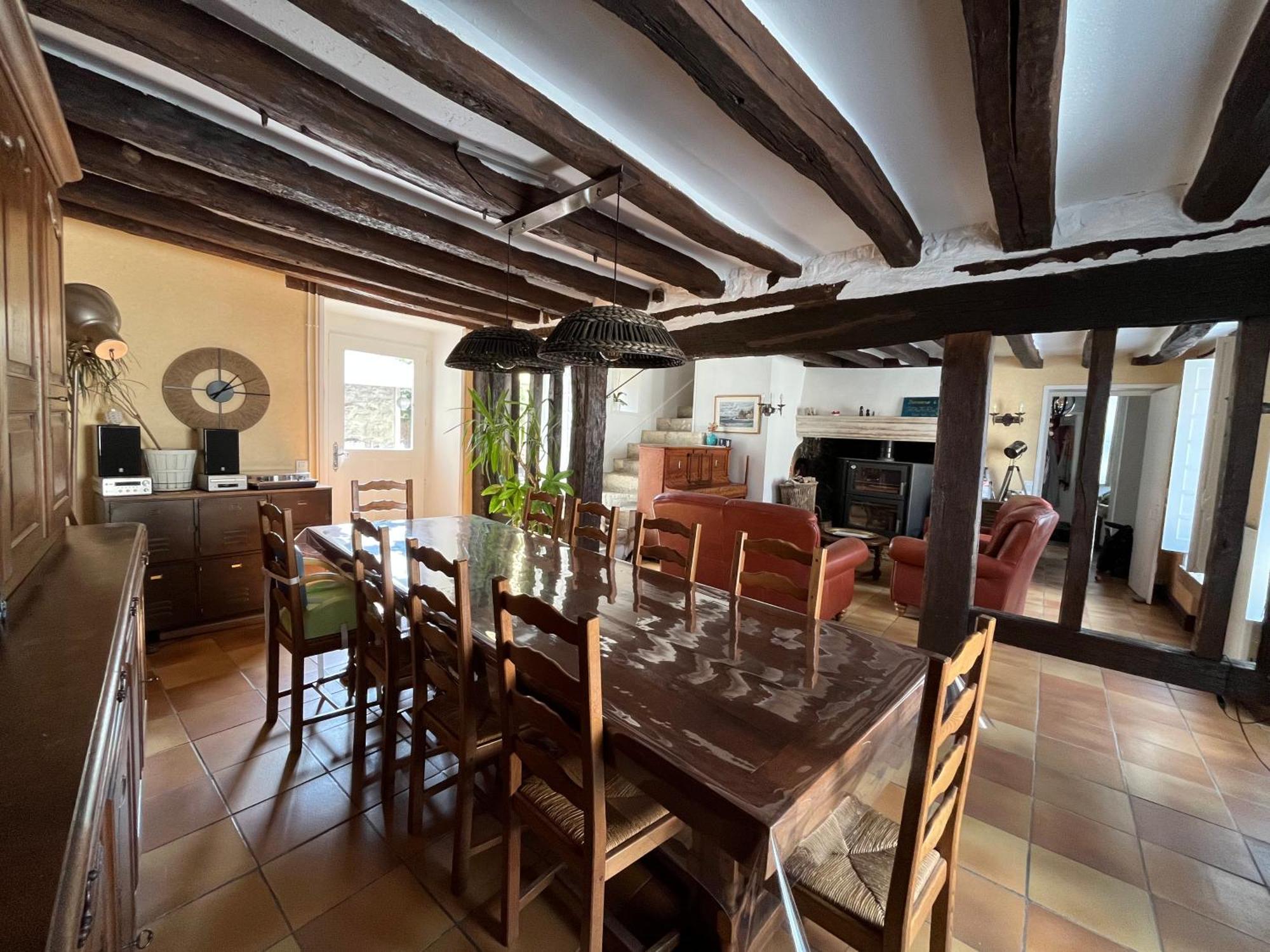 2 chambres dans maison de campagne avec piscine intérieure Lagery Esterno foto